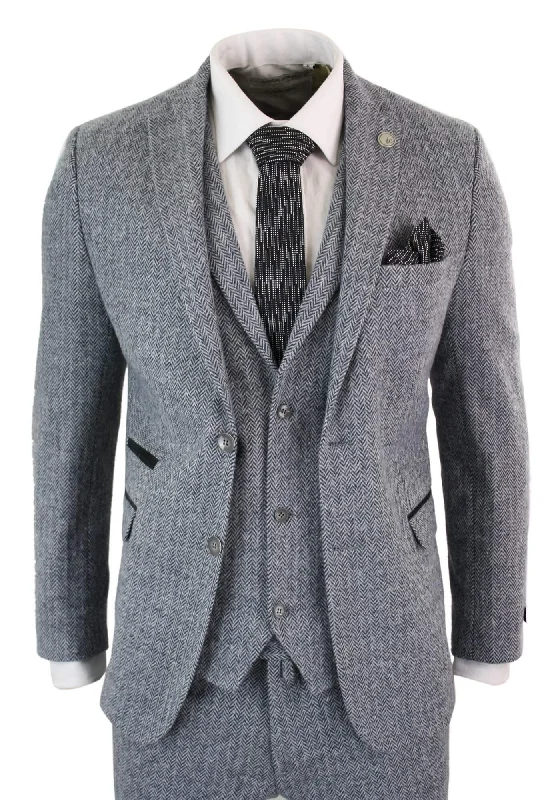 Hooded men jackets with a detachable faux - fur trim for added warmth Men coats with a quilted pattern for added texture and warmth stz11 3 Piece Tweed Suit Herringbone Hooded men jackets with a detachable faux - fur trim for added warmth Men coats with a quilted pattern for added texture and warmth stz11 3 Piece Tweed Suit Herringbone
