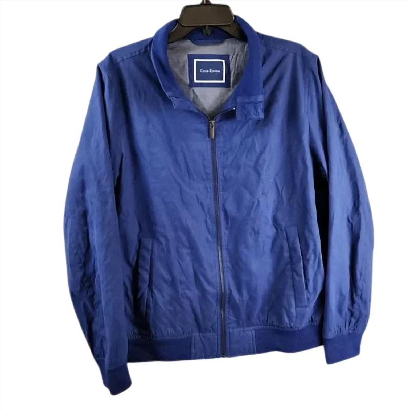 Bomber men jackets with ribbed cuffs for a classic 80s style Slim - fit men coats in navy blue for a classic and sophisticated appearance Men's Water Resistant Bomber Jacket In Blue Bomber men jackets with ribbed cuffs for a classic 80s style Slim - fit men coats in navy blue for a classic and sophisticated appearance Men's Water Resistant Bomber Jacket In Blue