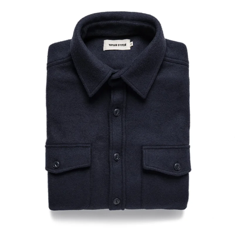Fleece - lined men jackets for cold - weather commuting Lightweight men coats made of breathable fabric for spring and autumn The Maritime Shirt Jacket in Navy Fleece - lined men jackets for cold - weather commuting Lightweight men coats made of breathable fabric for spring and autumn The Maritime Shirt Jacket in Navy