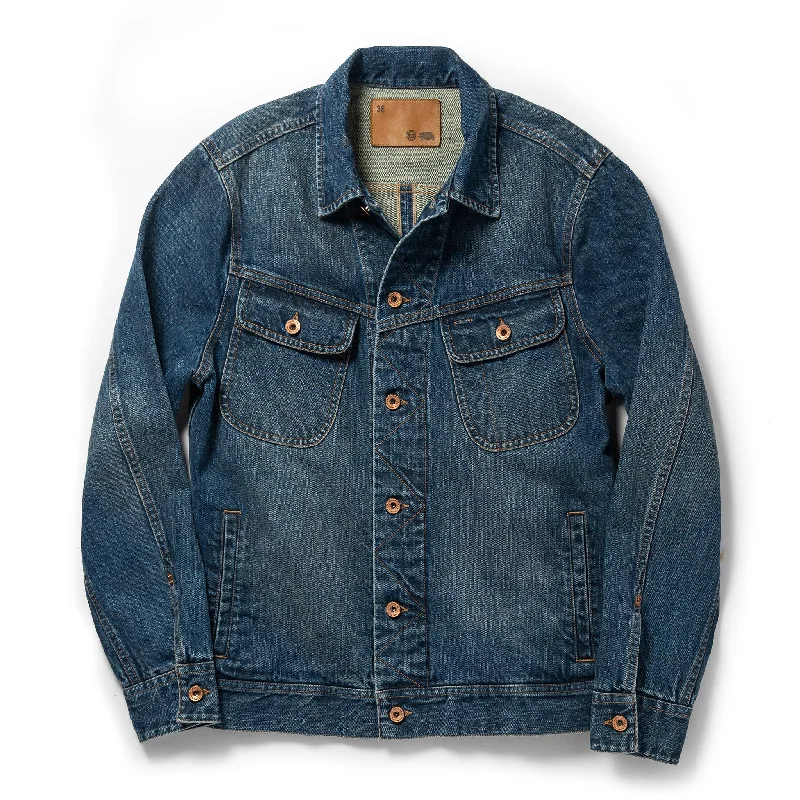 Men jackets with a hidden interior pocket for secure storage Men coats with multiple inner pockets for convenient storage of essentials The Long Haul Jacket in 18-Month Wash Organic Selvage Men jackets with a hidden interior pocket for secure storage Men coats with multiple inner pockets for convenient storage of essentials The Long Haul Jacket in 18-Month Wash Organic Selvage