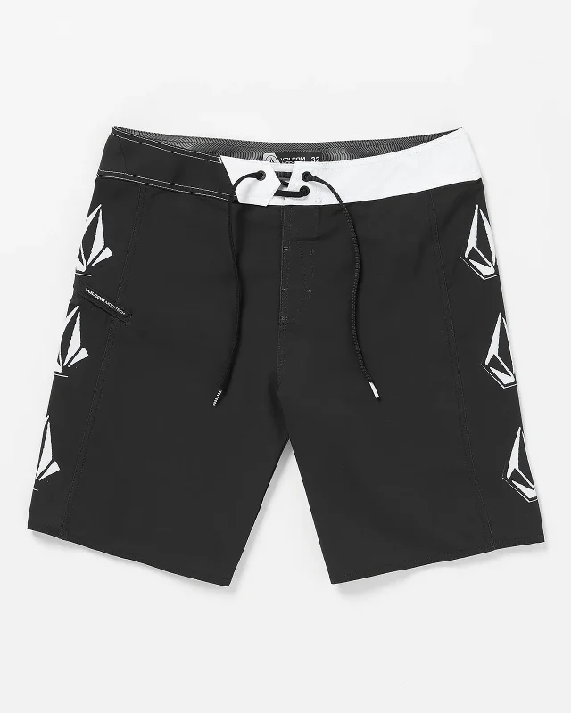 Men's plaid pattern wool blend shorts for a preppy fall style    Lido Iconic Mod-Tech Trunks