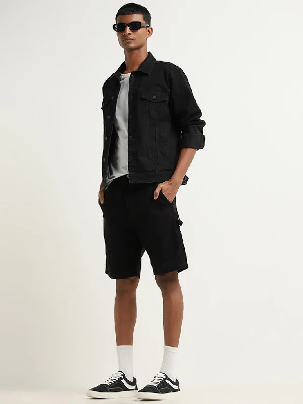 Men's denim shorts with a cargo - style design Nuon Black Carrot Fit Mid Rise Denim Shorts Men's denim shorts with a cargo - style design Nuon Black Carrot Fit Mid Rise Denim Shorts