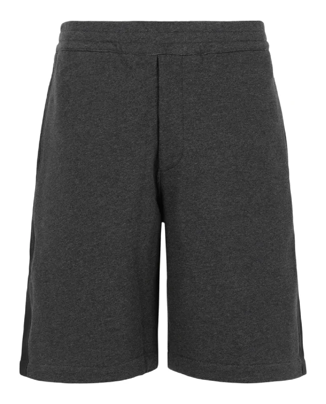 Men's checkered pattern wool shorts for a stylish winter layering option Logo Tape Shorts Men's checkered pattern wool shorts for a stylish winter layering option Logo Tape Shorts