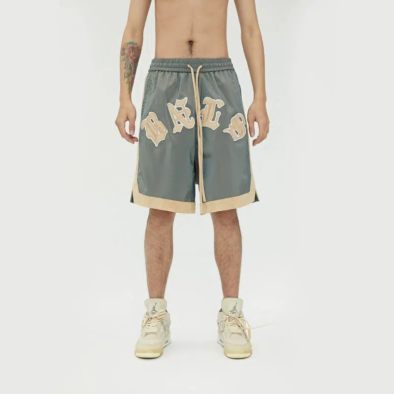 Men's denim shorts with a contrast stitching detail Splicing Drawstring Sports Shorts Loose Casual Pants Men's denim shorts with a contrast stitching detail Splicing Drawstring Sports Shorts Loose Casual Pants