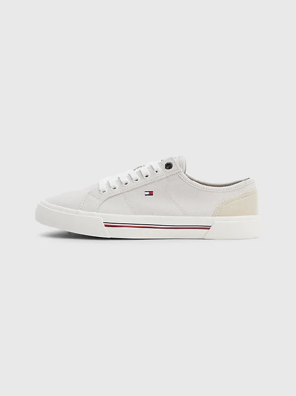 Plus Size Men's Striped Chambray Casual Shirts with a Spread Collar for a Preppy Appearance Tommy Hilfiger Core Canvas Trainers Plus Size Men's Striped Chambray Casual Shirts with a Spread Collar for a Preppy Appearance Tommy Hilfiger Core Canvas Trainers