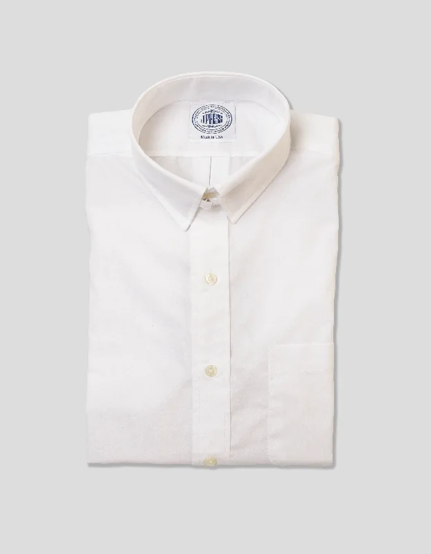 Men's Cotton Poplin Dress Shirts in Royal Blue with a Box Pleat at the Back for Added Comfort WHITE TAB COLLAR BROADCLOTH DRESS SHIRT Men's Cotton Poplin Dress Shirts in Royal Blue with a Box Pleat at the Back for Added Comfort WHITE TAB COLLAR BROADCLOTH DRESS SHIRT