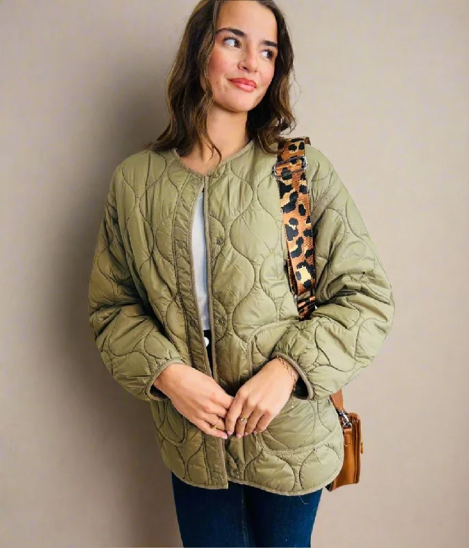 Men coats with a detachable faux - fur collar for a trendy and warm touch Khaki Shower Resistant Quilted Coat Men coats with a detachable faux - fur collar for a trendy and warm touch Khaki Shower Resistant Quilted Coat