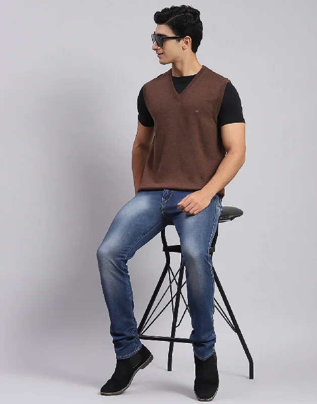 Men's Sweaters with Velvet Trim for a Touch of Elegance Men Brown Solid V Neck Sleeveless Sweaters/Pullovers Men's Sweaters with Velvet Trim for a Touch of Elegance Men Brown Solid V Neck Sleeveless Sweaters/Pullovers