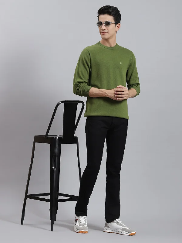  Men Olive Solid Round Neck Full Sleeve Sweaters/Pullovers
