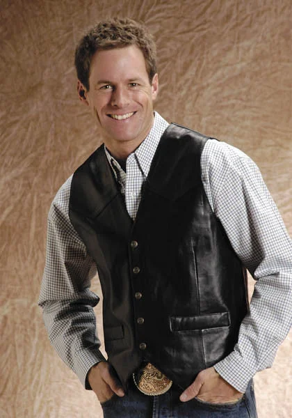 Men's Quilted Down Vest in Black for Extreme Winter Warmth Men's Roper Vest #02-075-0520-0500BL Men's Quilted Down Vest in Black for Extreme Winter Warmth Men's Roper Vest #02-075-0520-0500BL