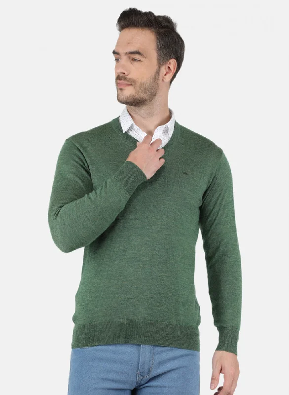  Men Green Solid Pullover