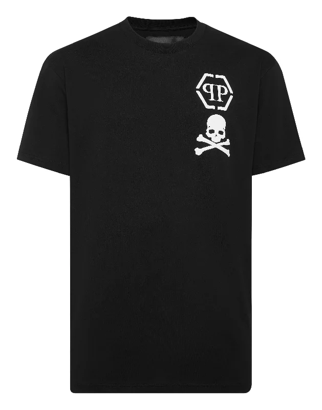 Men's ribbed t - shirts with a textured finish for added styleT-shirt V-Neck SS Skull&Bones Men's ribbed t - shirts with a textured finish for added styleT-shirt V-Neck SS Skull&Bones