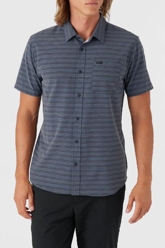 Men's thermal t - shirts with a high - neck design for cold weatherTrvlr Upf Stripe Standard Shirt In Black Men's thermal t - shirts with a high - neck design for cold weatherTrvlr Upf Stripe Standard Shirt In Black